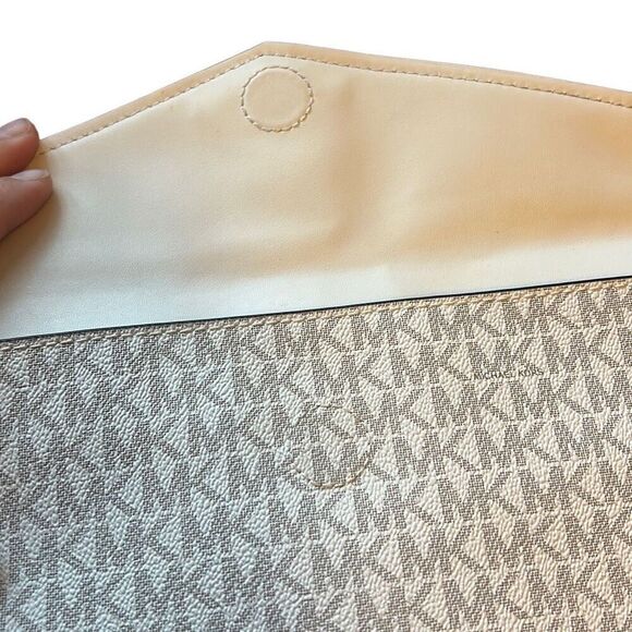 Michael Kors Blush Pink Extra Large Monogram Clutch Handbag - Picture 3 of 7